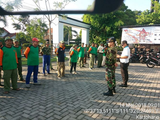 Kerja Bhakti Bareng-Bareng